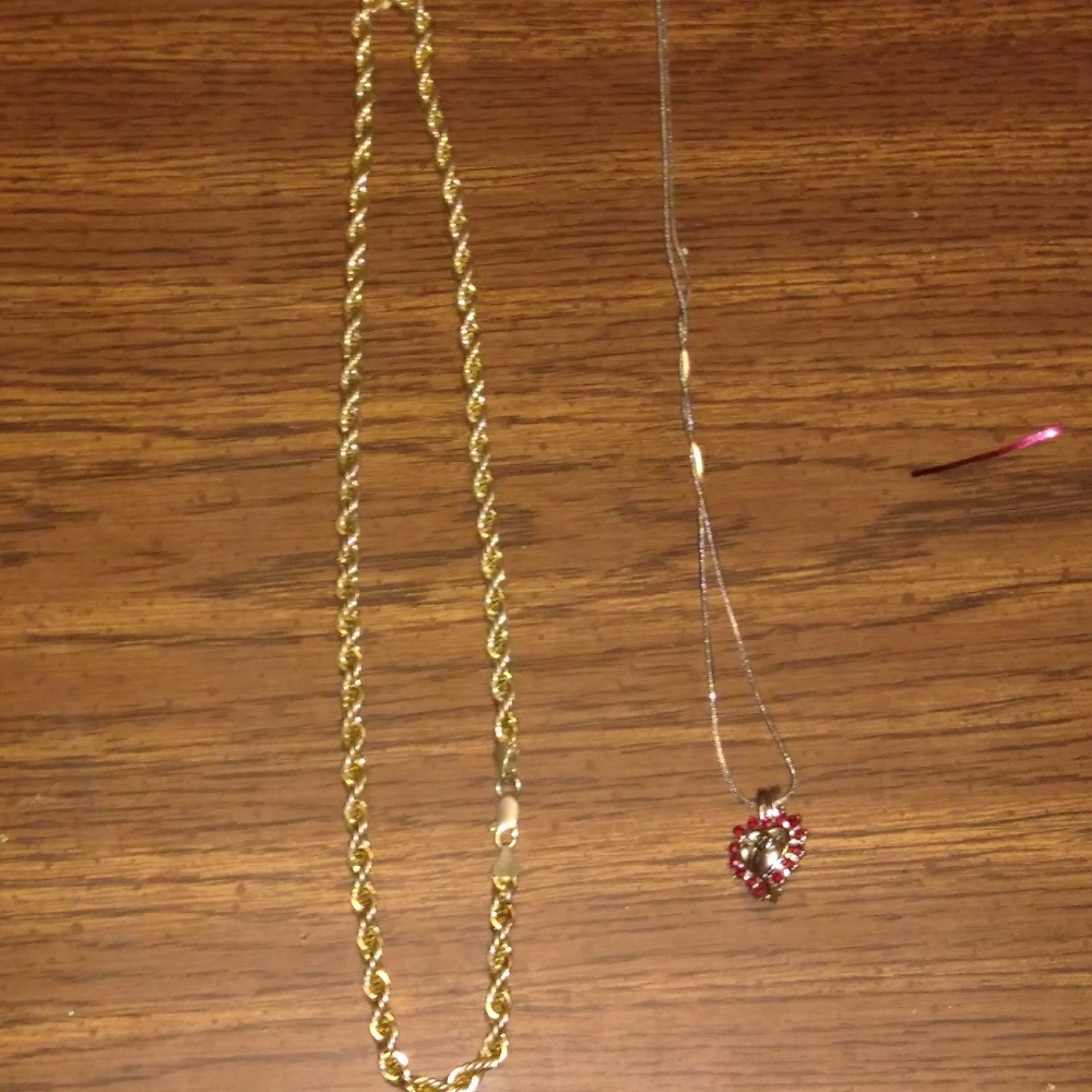 Jewelry great quality, brand new and . Undamaged